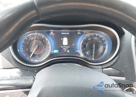 2015 Chrysler 300 Limited z USA, uszkodzony, nr VIN 2C3CCAAG9FH742928